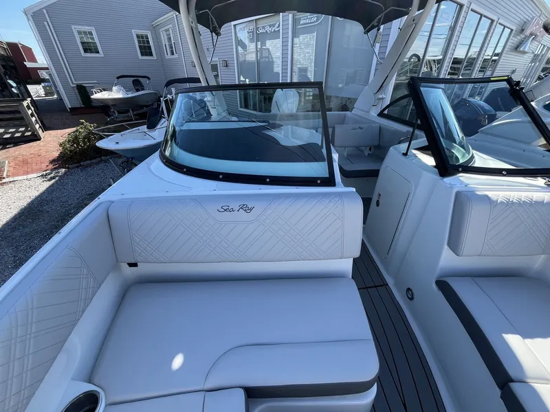 Slide: The Image of Sea Ray SDX 230 Outboard 2026 - 18