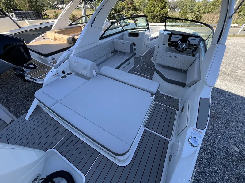 Slide: The Image of Sea Ray SDX 230 Outboard 2026 - 4