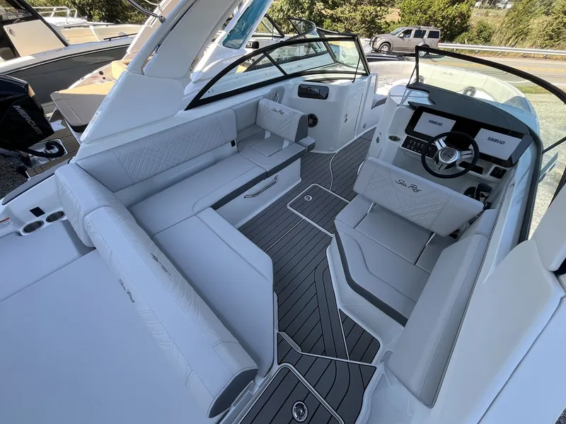 Slide: The Image of Sea Ray SDX 230 Outboard 2026 - 8