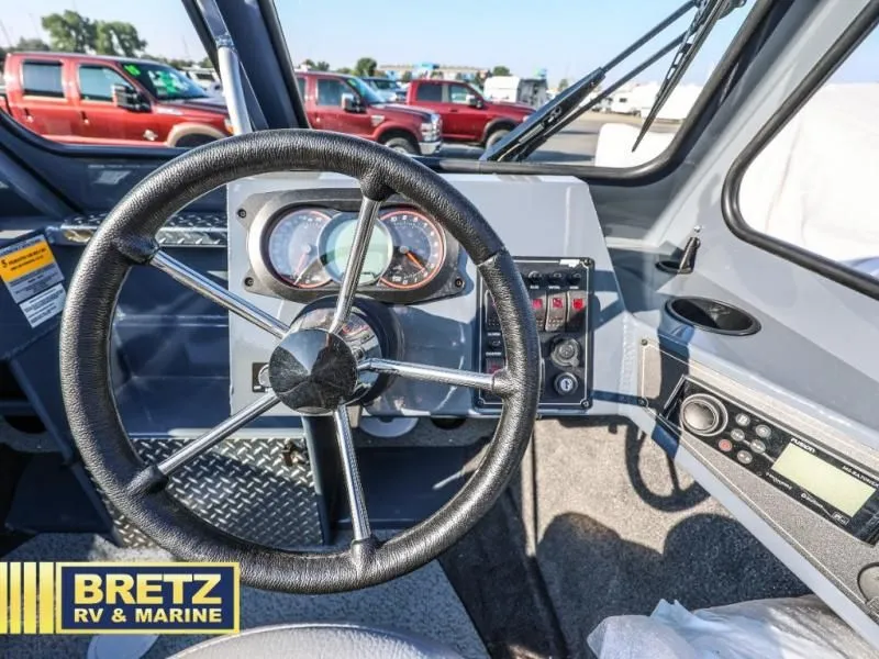 Slide: The Image of River Runner 180 RR 2025 - 10