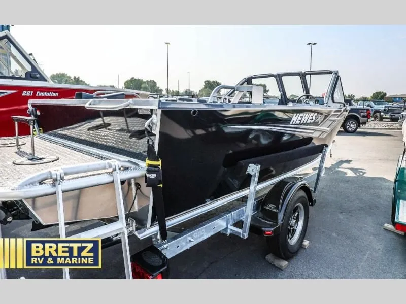 Slide: The Image of River Runner 180 RR 2025 - 5