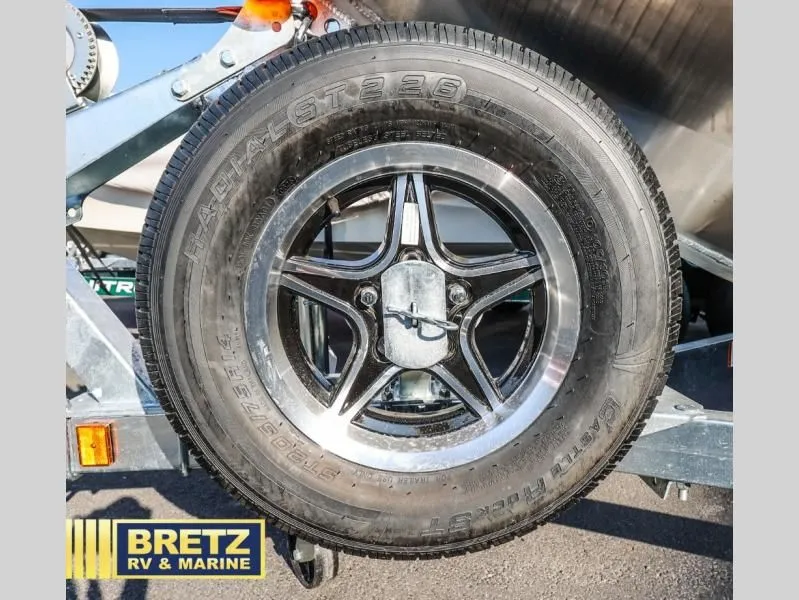 Slide: The Image of River Runner 180 RR 2025 - 8