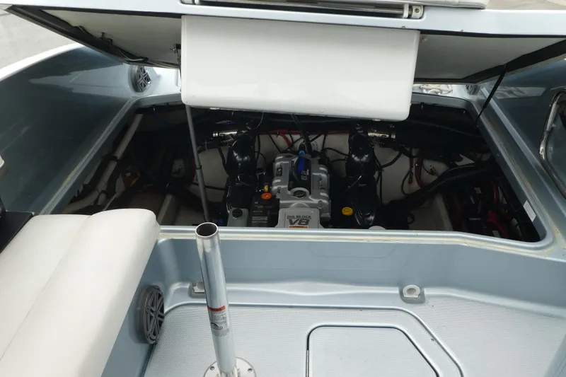 Slide: The Image of 2014 Formula 290 Sun Sport engine compartment with V8 engine visible. - 15