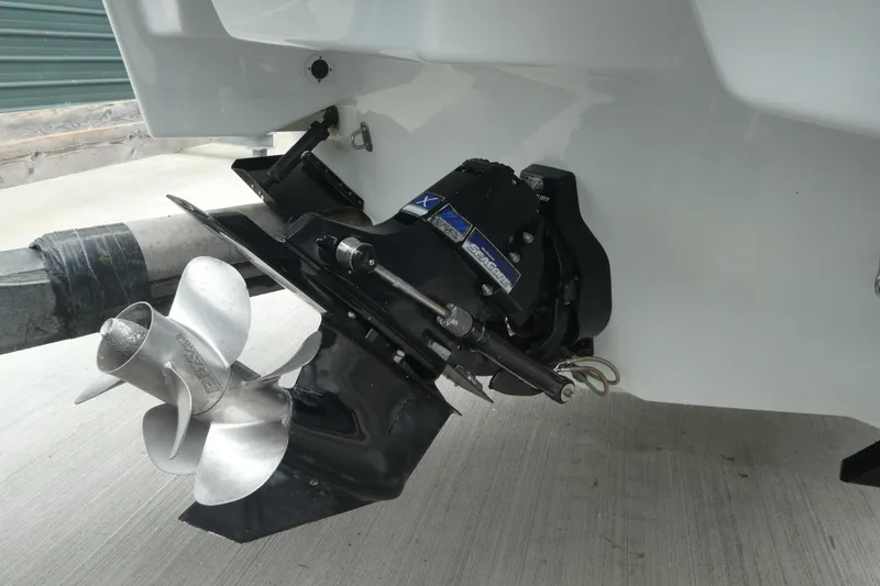 Slide: The Image of 2014 Formula 290 Sun Sport boat propeller and stern drive detail. - 19
