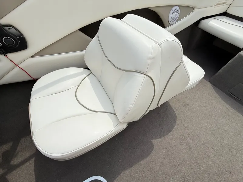 Slide: The Image of Bayliner 1950 Capri CL 1999 - 13