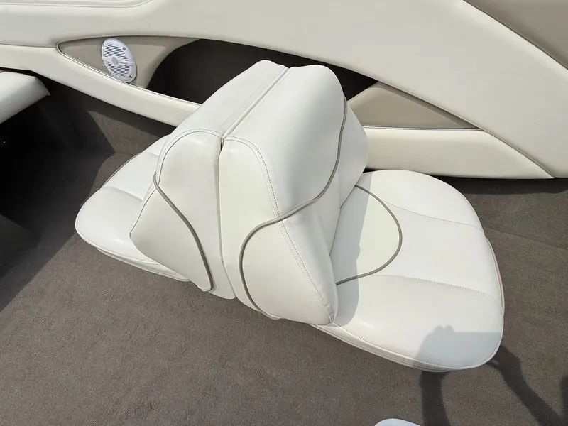 Slide: The Image of Bayliner 1950 Capri CL 1999 - 14