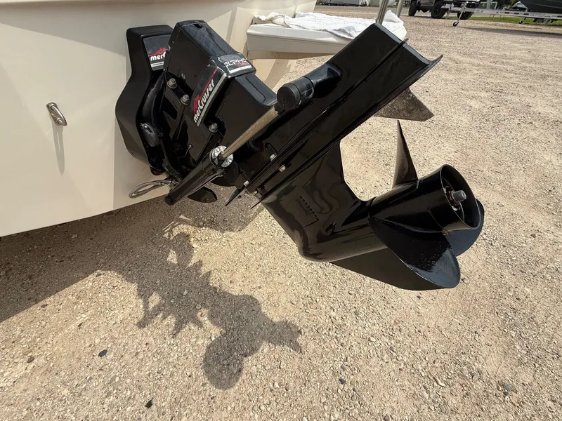 Slide: The Image of Bayliner 1950 Capri CL 1999 - 6