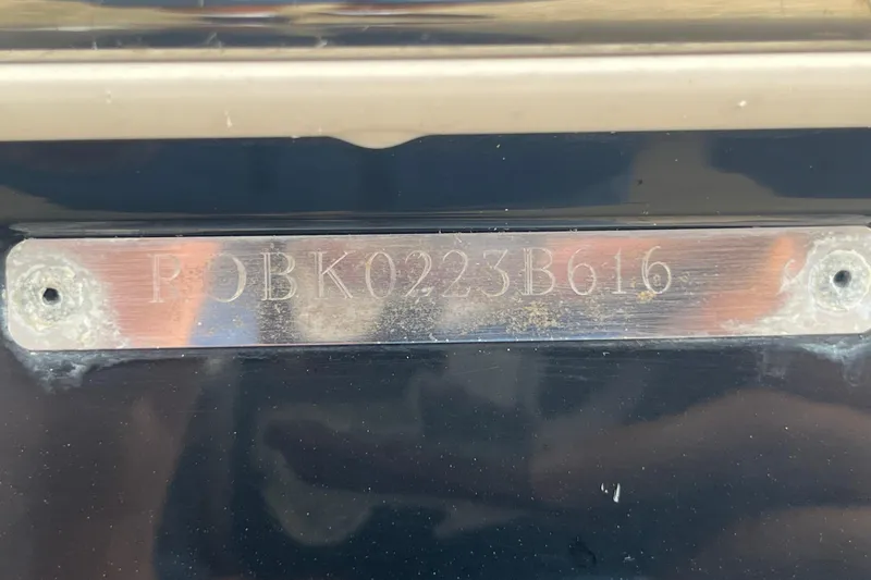 Slide: The Image of Hull identification number on 2016 Robalo 246 Cayman boat. - 40