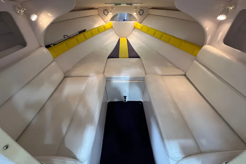 Donzi 28 ZX 1999 - Marine Source