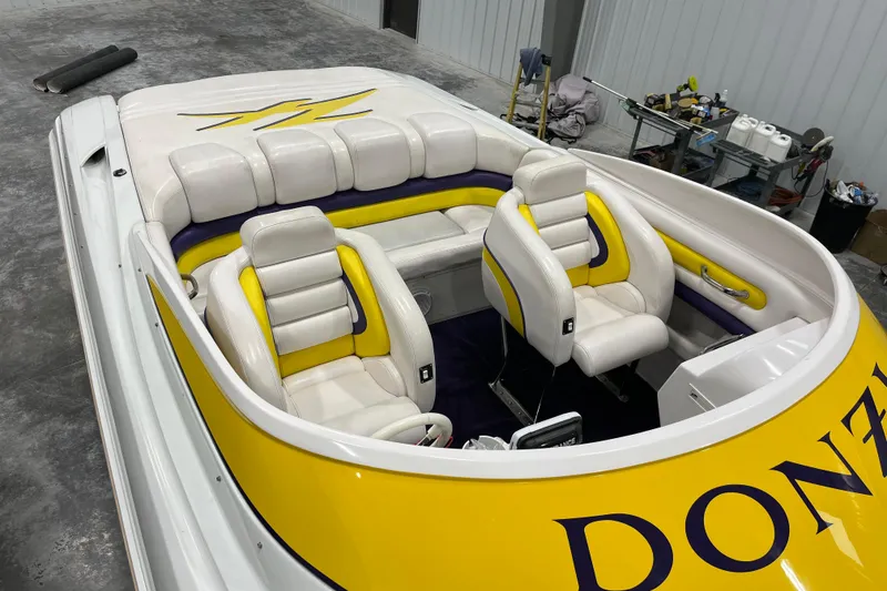 Donzi 28 ZX 1999 - Marine Source