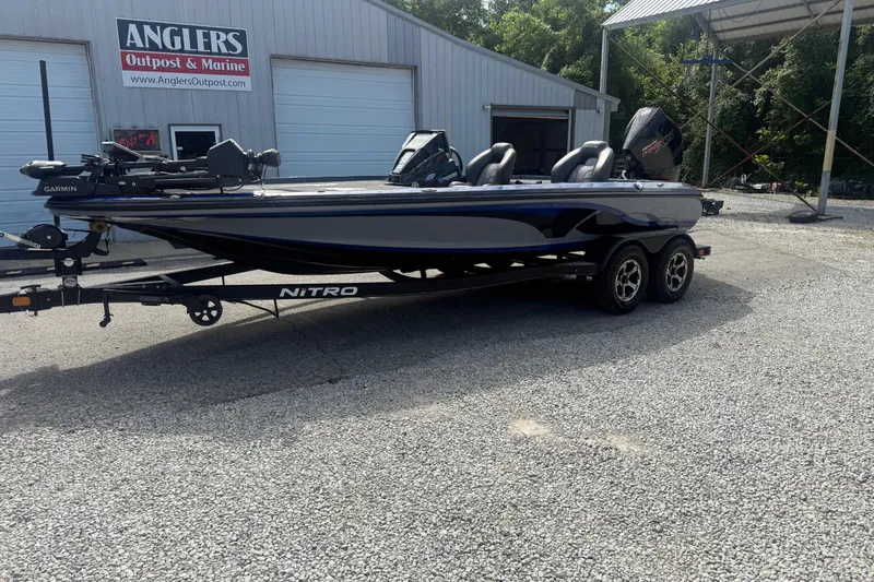 Slide: The Image of 2021 Nitro Z20 Pro boat parked at Anglers Outpost & Marine dealership. - 19
