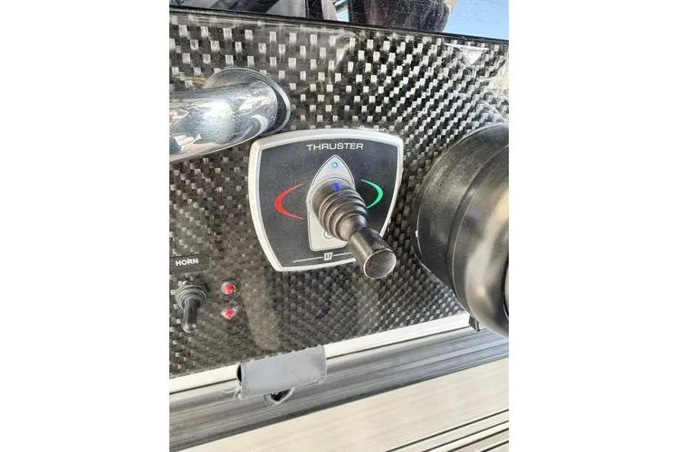 Slide: The Image of 2019 Nor-Teck 390 Sport Center Console thruster control on carbon fiber panel. - 30