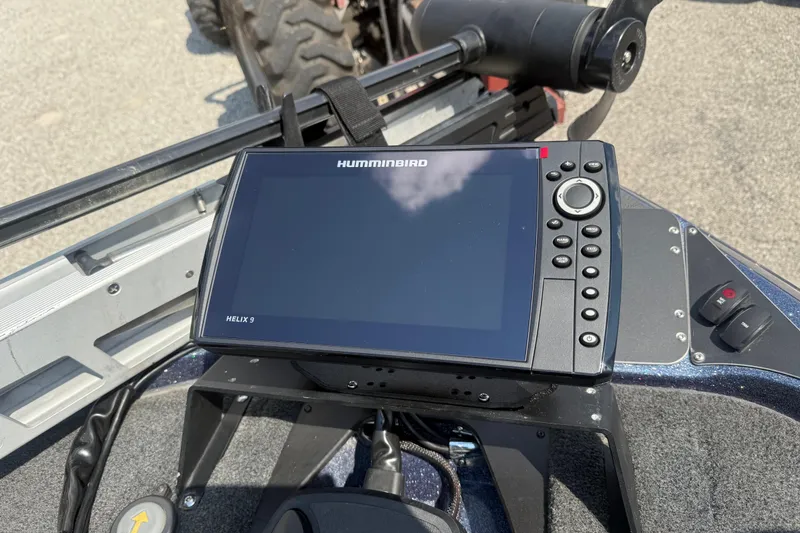 Slide: The Image of Humminbird Helix 9 fishfinder on 2020 Skeeter ZX225 boat dashboard. - 8