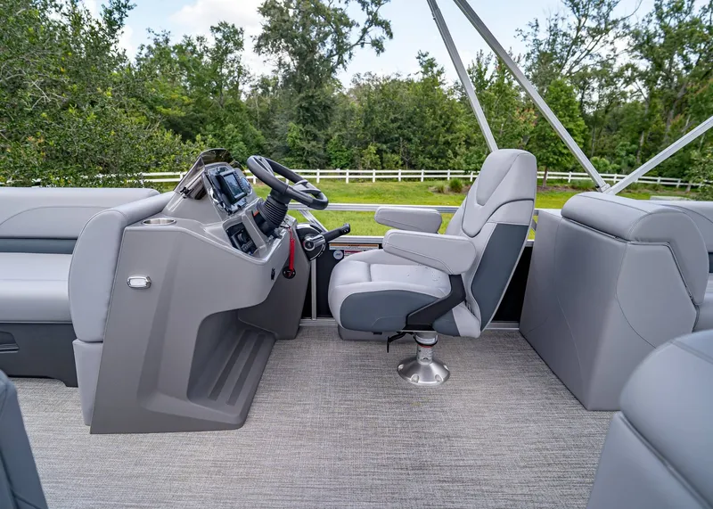 Slide: The Image of Tahoe SLT 23' Quad Lounge 2025 - 12