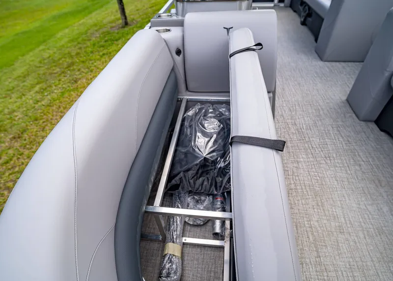 Slide: The Image of Tahoe SLT 23' Quad Lounge 2025 - 19