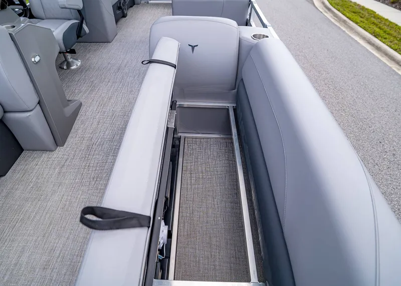 Slide: The Image of Tahoe SLT 23' Quad Lounge 2025 - 20