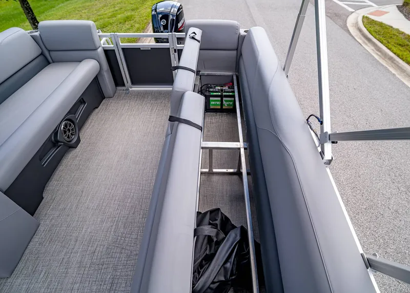Slide: The Image of Tahoe SLT 23' Quad Lounge 2025 - 27