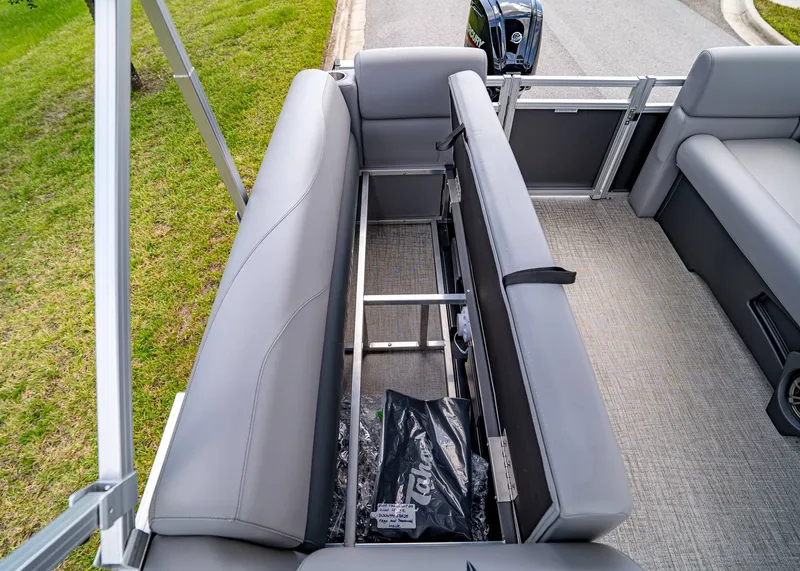 Slide: The Image of Tahoe SLT 23' Quad Lounge 2025 - 28