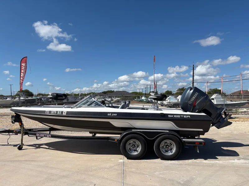 Slide: The Image of Skeeter SL210 2009 - 1