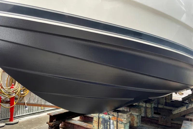 Slide: The Image of 2005 Meridian 459 Aft Cabin Motor Yacht hull on dry dock. - 34