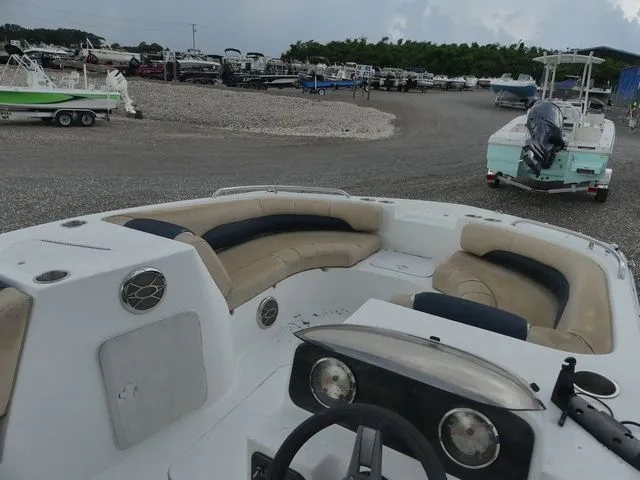 Slide: The Image of Hurricane SunDeck Sport 188 OB 2016 - 10