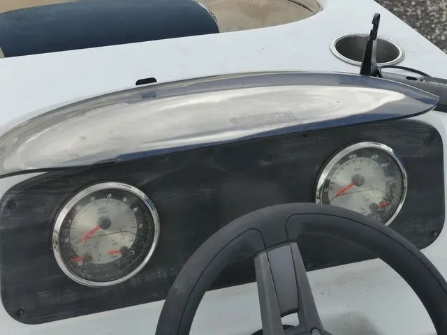 Slide: The Image of Hurricane SunDeck Sport 188 OB 2016 - 13