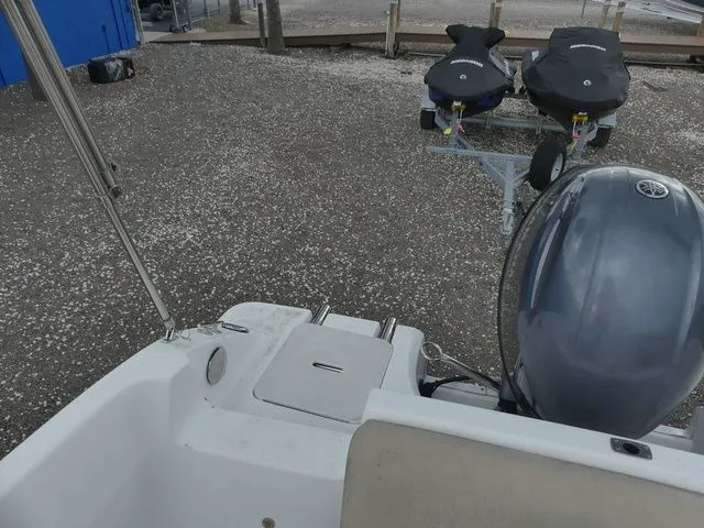 Slide: The Image of Hurricane SunDeck Sport 188 OB 2016 - 16