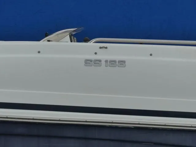 Slide: The Image of Hurricane SunDeck Sport 188 OB 2016 - 9