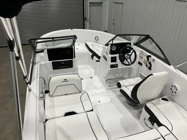 Slide: The Image of Stingray 172DC 2026 - 6