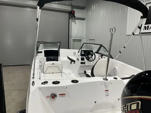 Slide: The Image of Stingray 172DC 2026 - 7