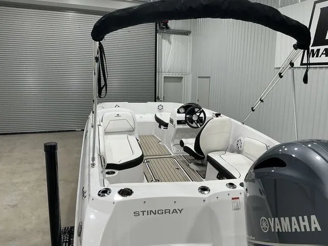 Slide: The Image of Stingray 182SC 2026 - 19