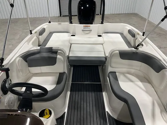 Slide: The Image of Bayliner Element E18 2022 - 14