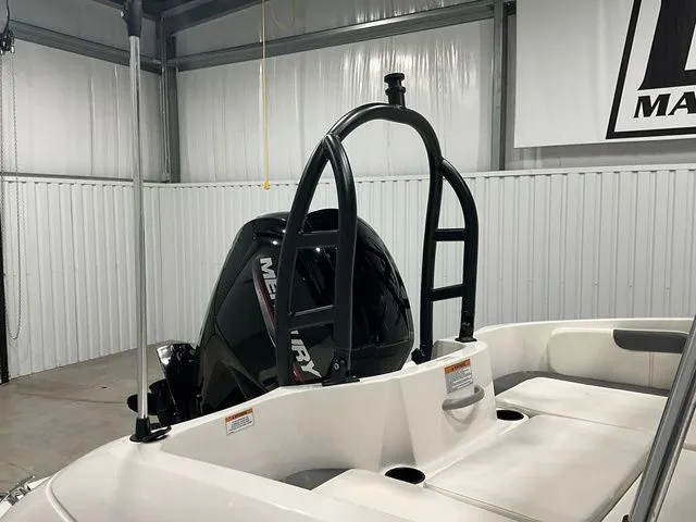 Slide: The Image of Bayliner Element E18 2022 - 16