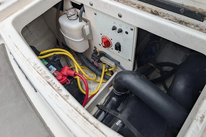 Slide: The Image of Engine compartment of 2018 Chaparral Vortex 203 VRX with battery and wiring. - 32