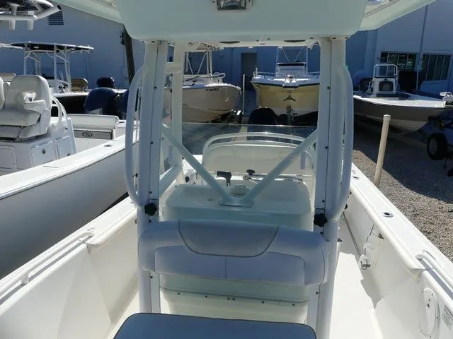 Slide: The Image of Everglades 210 Center Console 2006 - 13