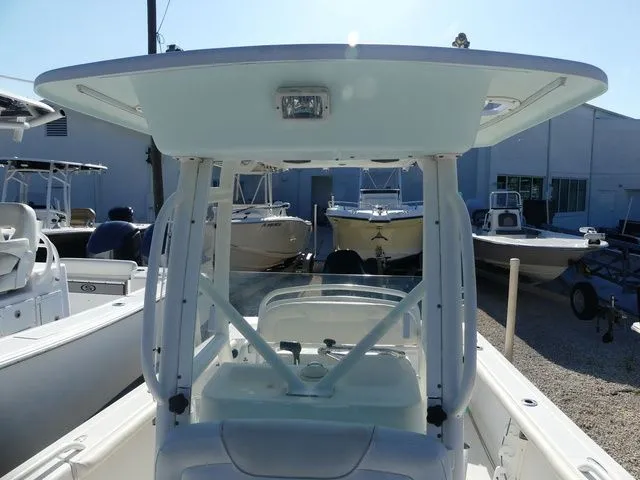 Slide: The Image of Everglades 210 Center Console 2006 - 14