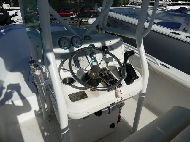 Slide: The Image of Everglades 210 Center Console 2006 - 5