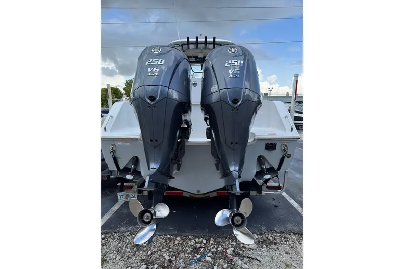 Slide: The Image of 2023 Sea Hunt Gamefish 27 with dual Yamaha 250 V6 outboard engines. - 5