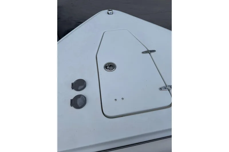 Slide: The Image of Bow deck of 2023 Sea Hunt Gamefish 27 Forward Seating boat. - 9