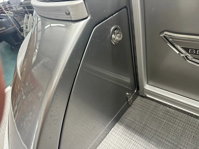 Slide: The Image of Bennington 27QFBWAT2SR 2024 - 18