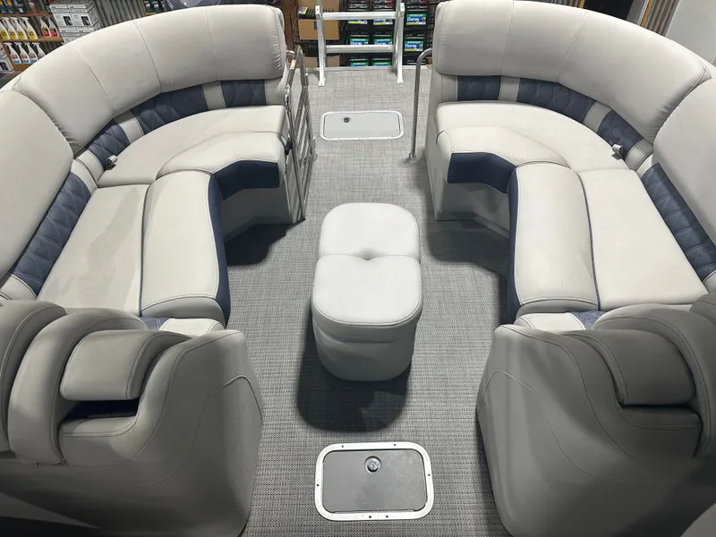 Slide: The Image of Bennington 27QFBWAT2SR 2024 - 41