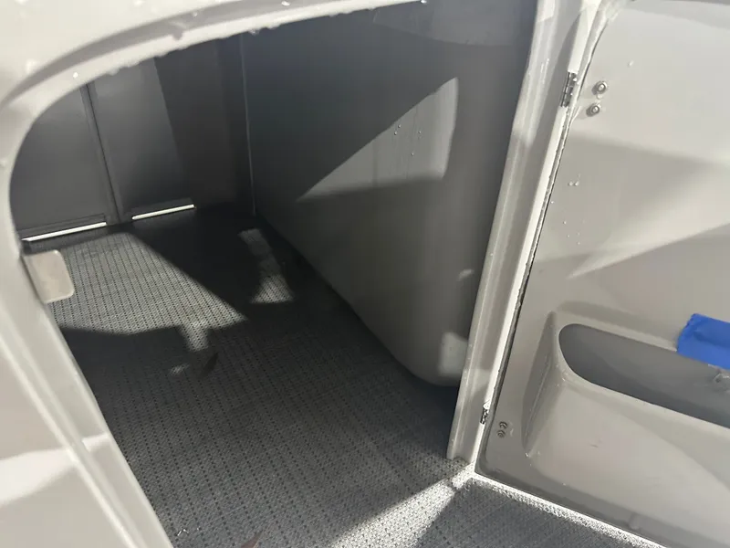 Slide: The Image of Bennington 27QFBWAT2SR 2024 - 55