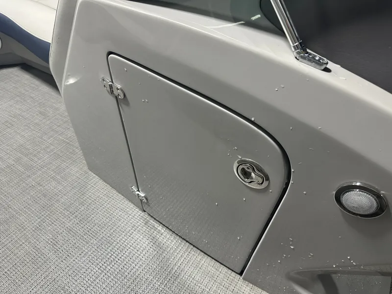 Slide: The Image of Bennington 27QFBWAT2SR 2024 - 56