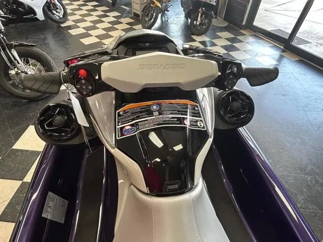 Slide: The Image of Sea-Doo GTI 2025 - 6