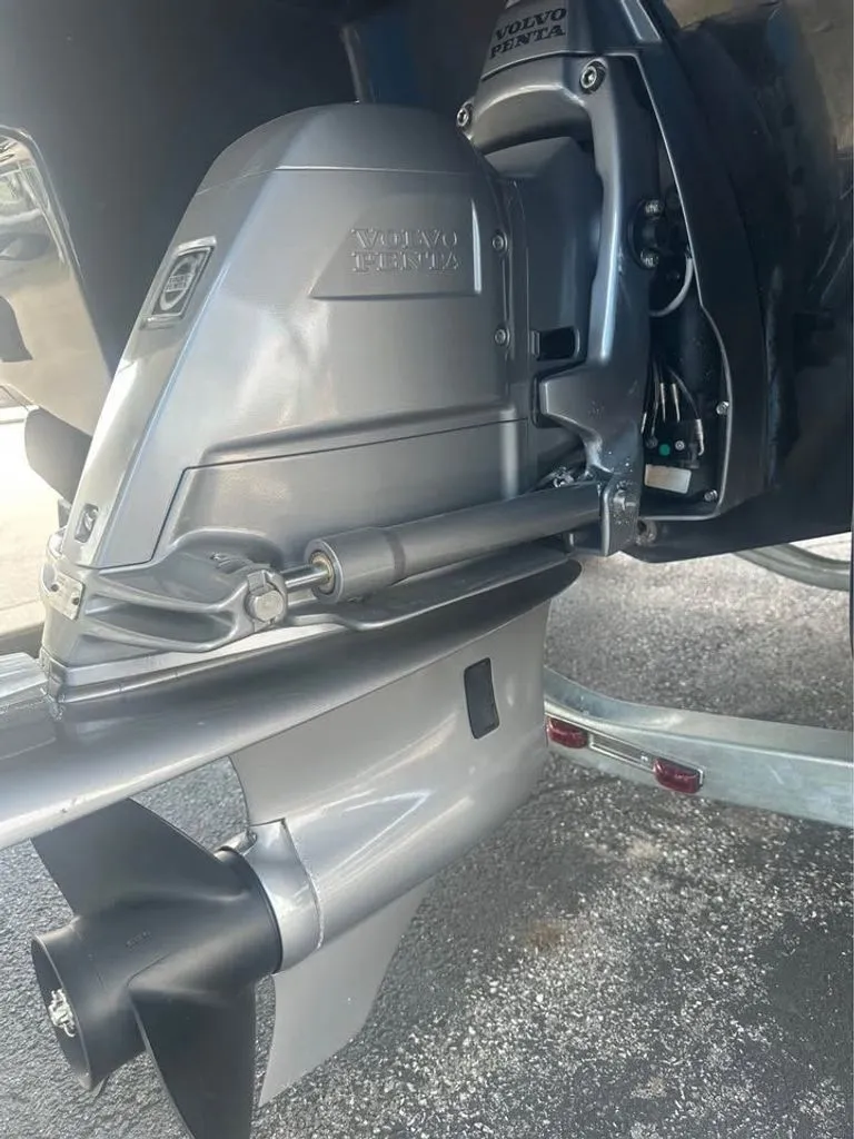 Slide: The Image of Regal 2000 ESX 2023 - 16