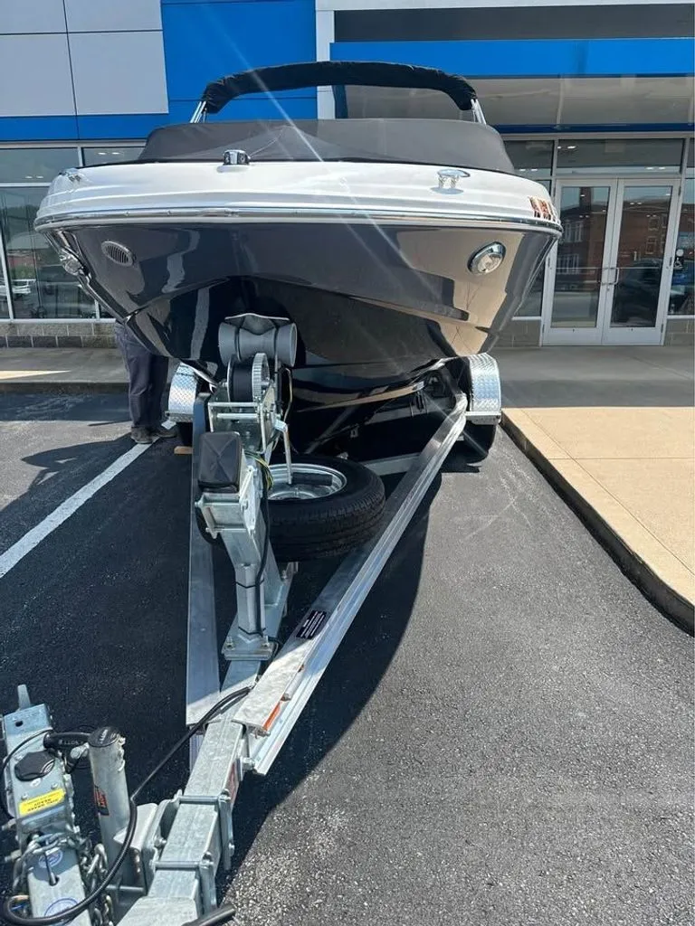 Slide: The Image of Regal 2000 ESX 2023 - 4