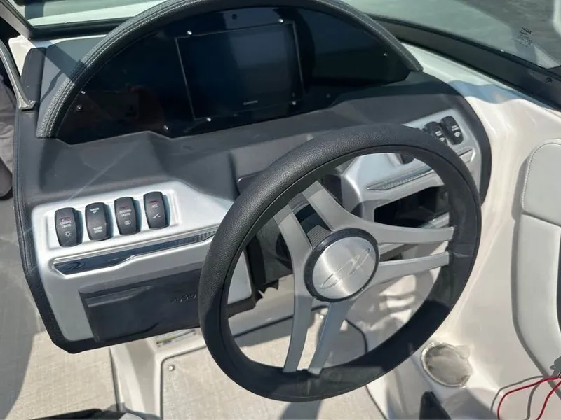 Slide: The Image of Regal 2000 ESX 2023 - 5