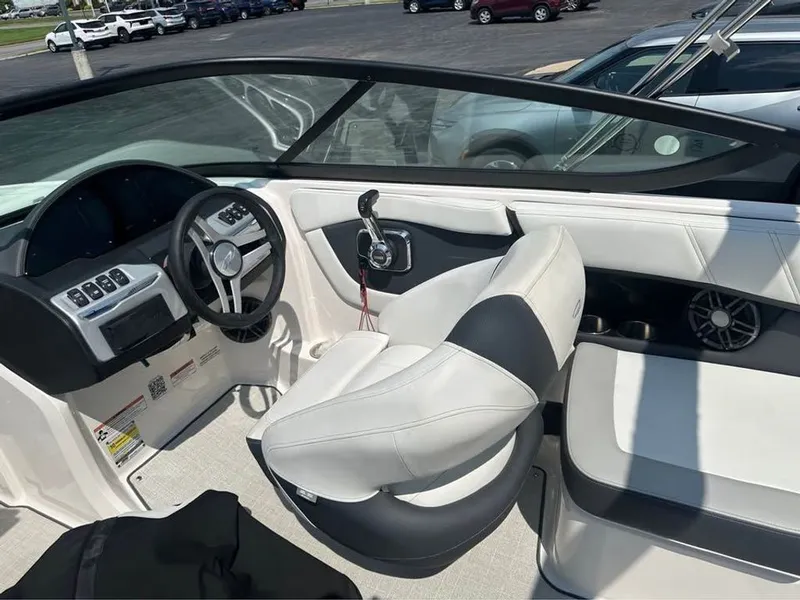 Slide: The Image of Regal 2000 ESX 2023 - 7