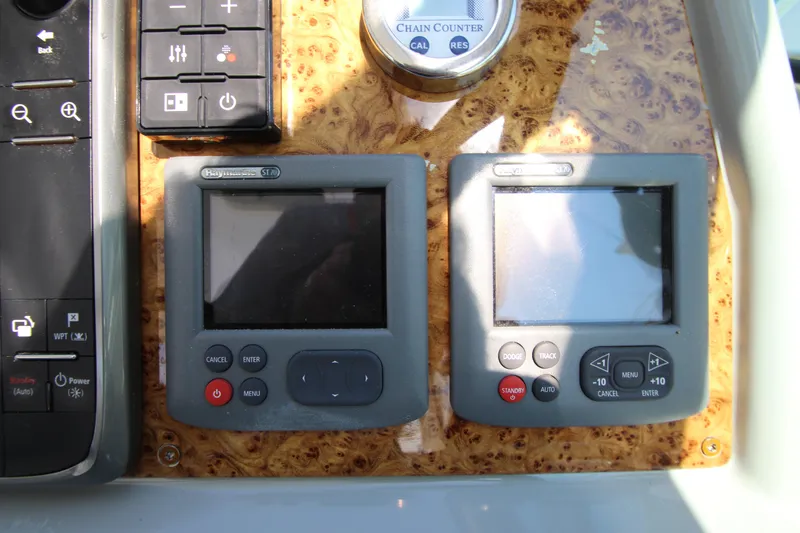 Slide: The Image of Control panel of a 2012 Formula 400 Super Sport boat. - 17