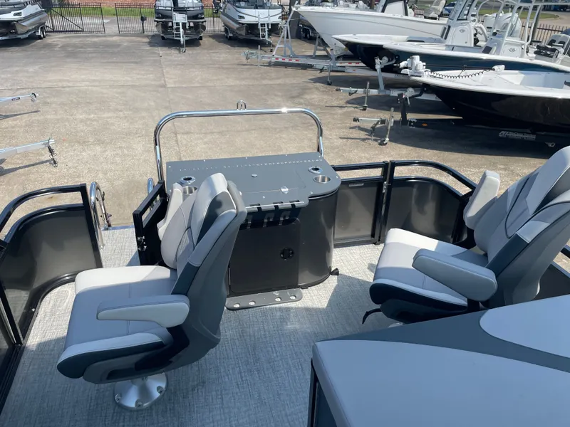 Slide: The Image of Avalon VNT85 RF23T 2025 - 10